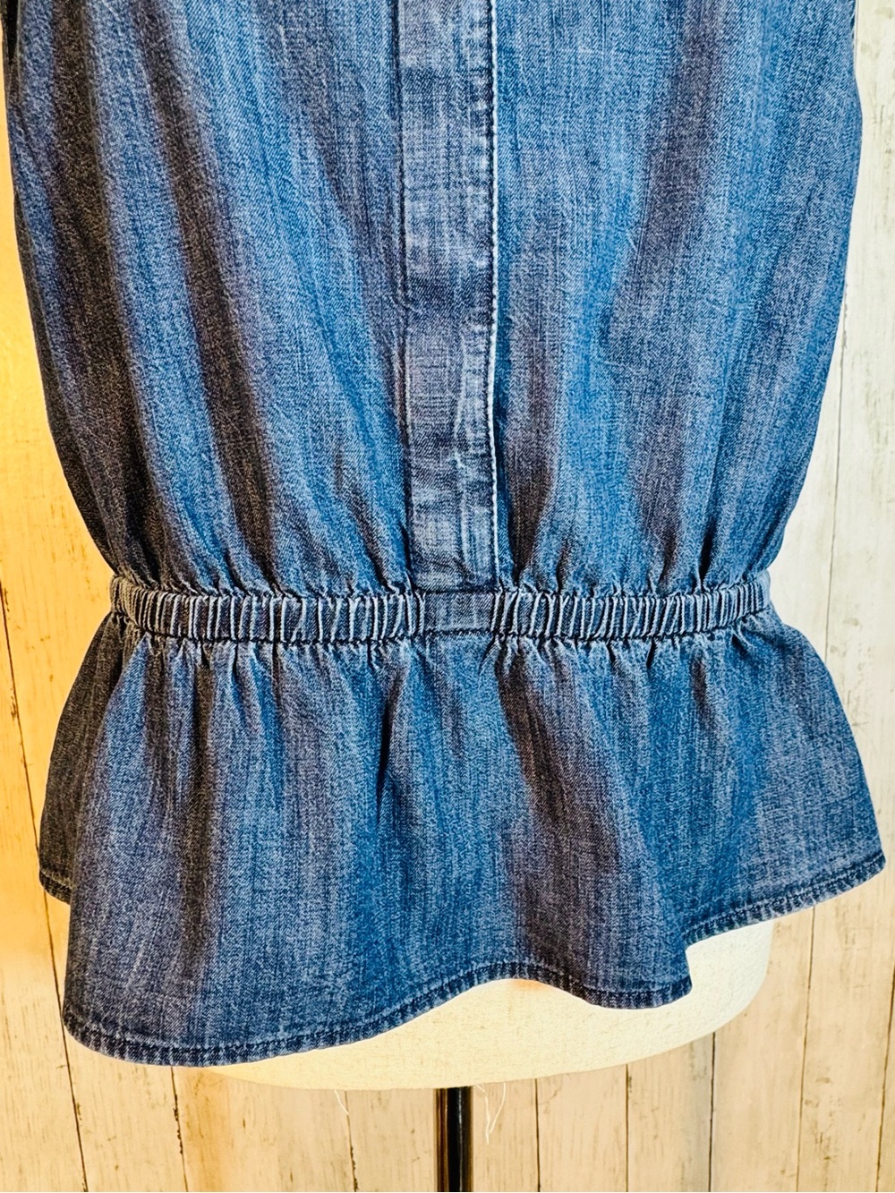 GAP Denim | Peplum Tank Top Medium Chambray Sleeveless Top - Picture 3 of 13